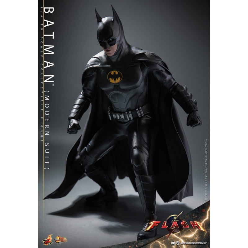 Batman (modern Suit) MMS712 | Hot Toys Figure | The Flash